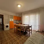 דירה Functional Flat Next To The Sea In ביביונה